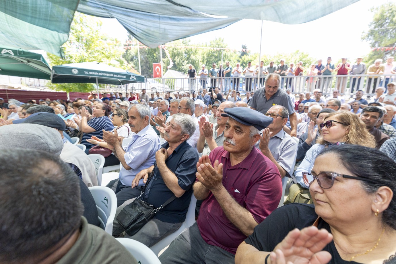 BAŞKAN SEÇER, CHP MUT İLÇE ÖRGÜTÜNÜ ZİYARET ETTİ