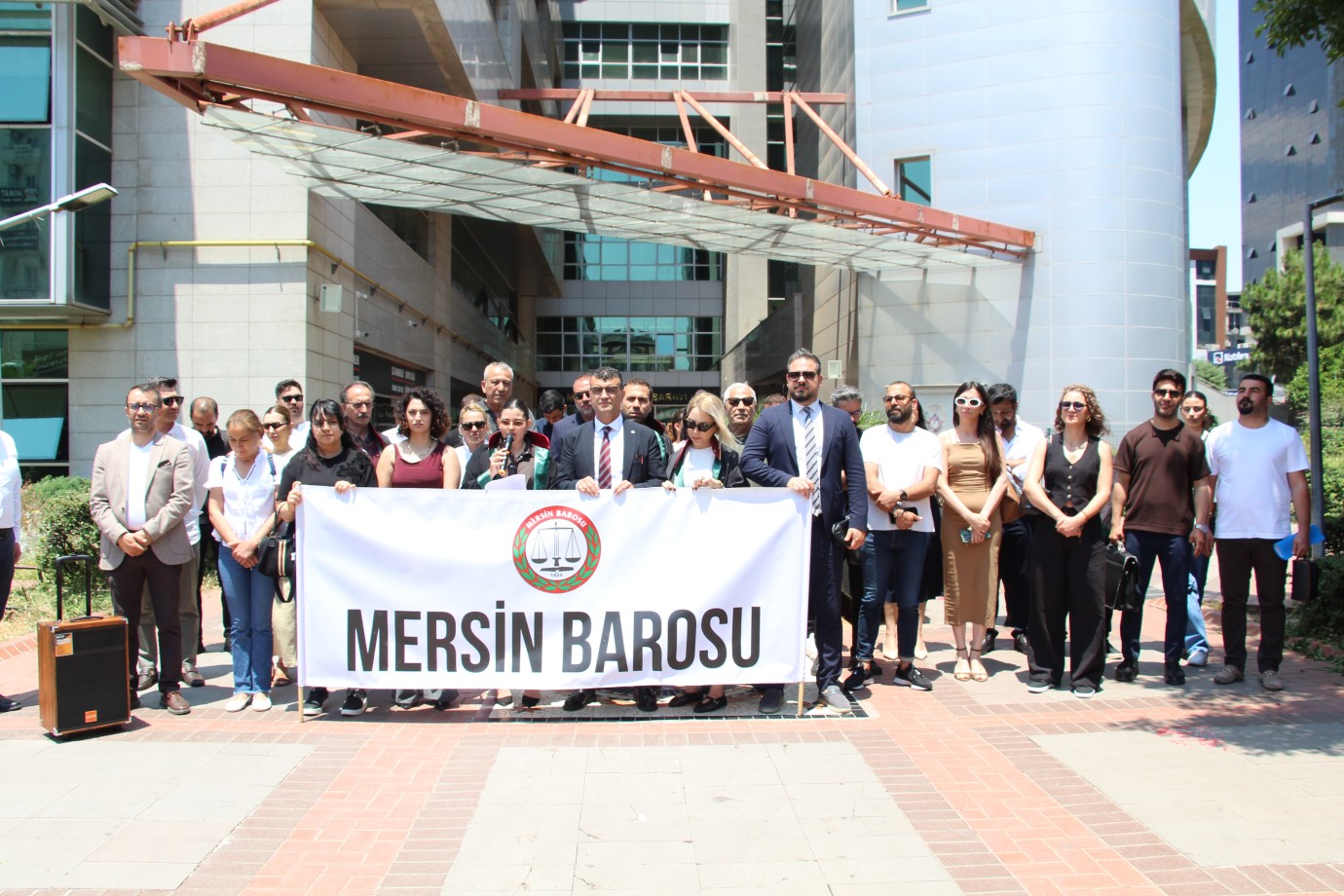 “NAFAKANIN SÜREYLE SINIRLANDIRILMASI SOSYAL DEVLET İLKESİNİN AÇIK İHLALİDİR”