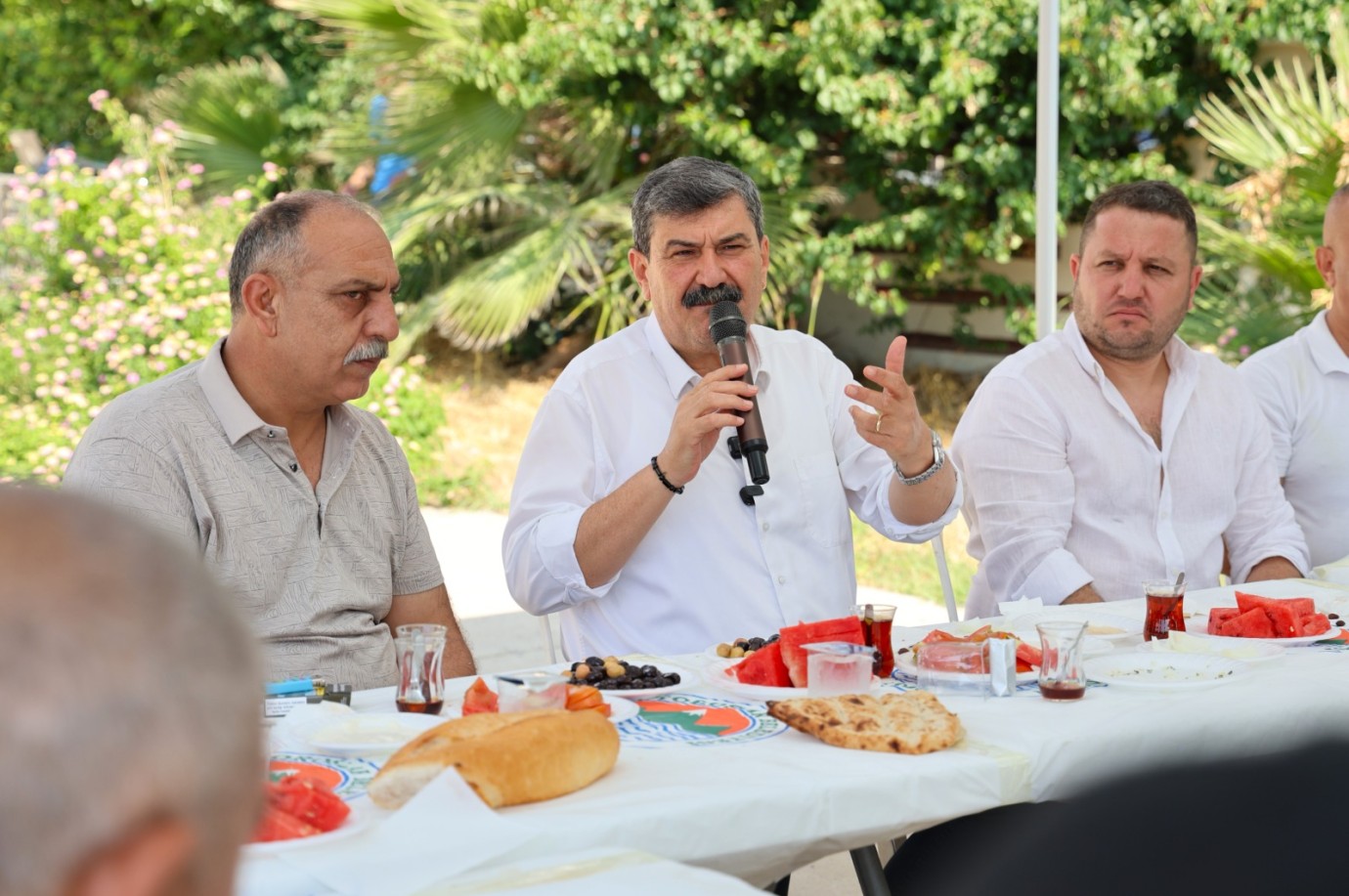 BAŞKAN YILDIZ, PAZARCI ESNAFIYLA BULUŞTU