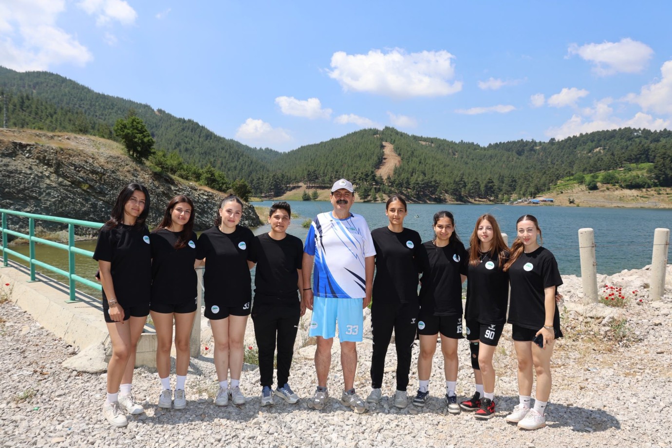 TOROSLAR BELEDİYESİNDEN GÜZELYAYLA’DA DOĞA YÜRÜYÜŞÜ