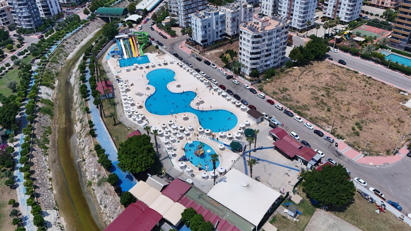MEZİTLİ BELEDİYESİ SU PARKI YAZ SEZONUNU AÇTI