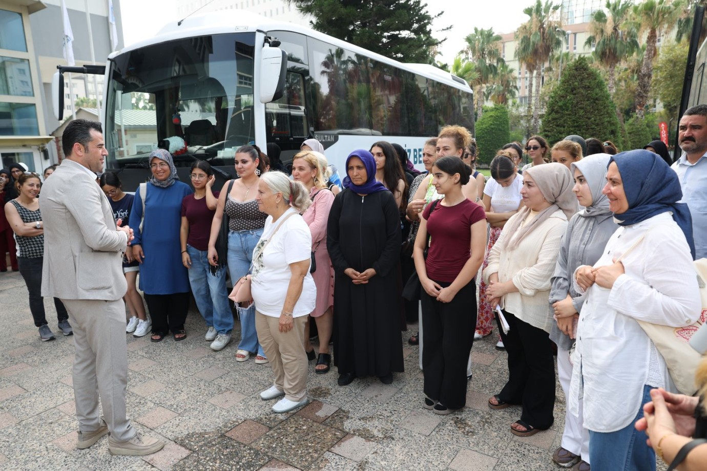 Akdenizli Anne ve Kızları Silifke Gençlik Kampında Buluşuyor