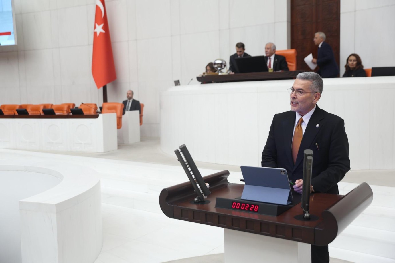 MHP'Lİ DR. LEVENT UYSAL'DAN TBMM'DE ÖĞRENCİ AFFI ÇAĞRISI