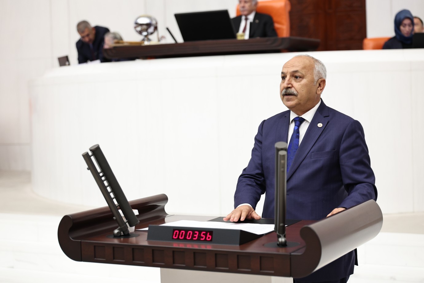 Dinçer'den Esnafa Sicil Affı ve Faizsiz Yapılandırma İçin Kanun Teklifi