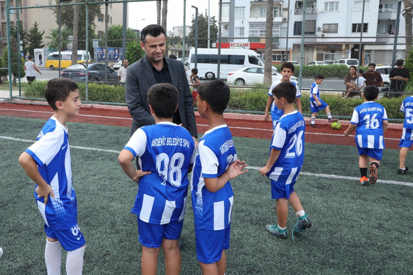 Akdenizli Yüzlerce Çocuk Sporla Hayata Hazırlanıyor