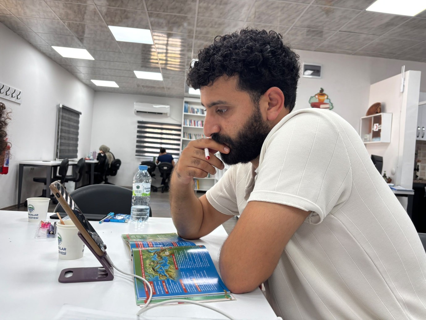 TOROSLAR BELEDİYESİ YAZ DÖNEMİNDE DE GENÇLERİN EĞİTİM YOLCULUĞUNA DESTEK OLUYOR