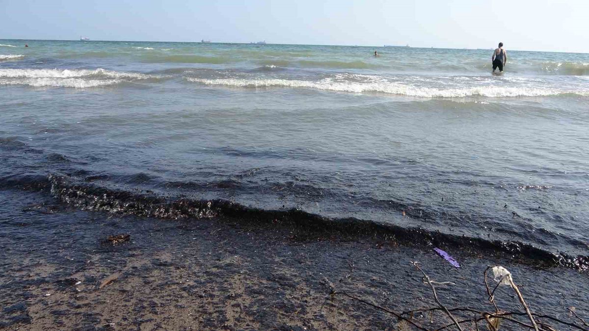 Mersin Kıyılarında Kirlilik Tehlikesi