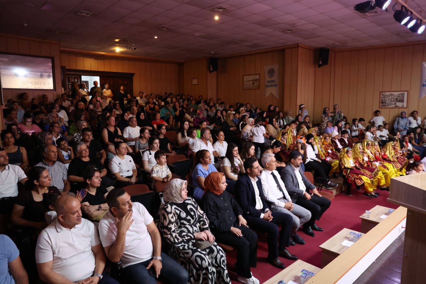 Akdeniz’de “Emekten Sahneye” yılsonu sergisi