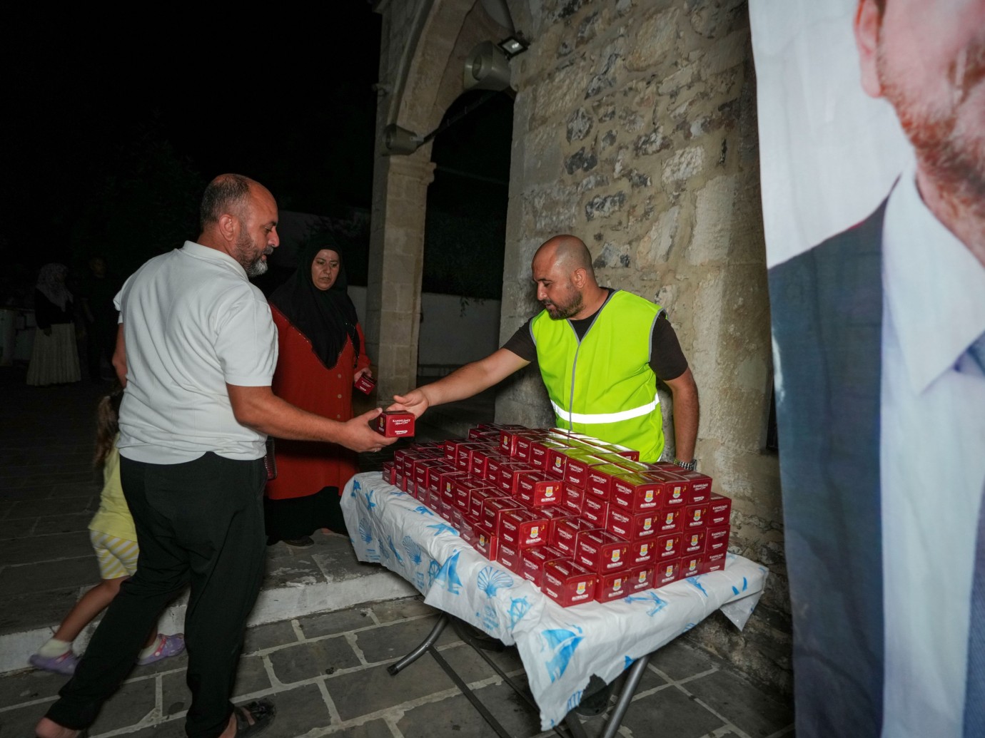 TARSUS BELEDİYESİ’NDEN 16 CAMİDE KANDİL SİMİDİ İKRAMI