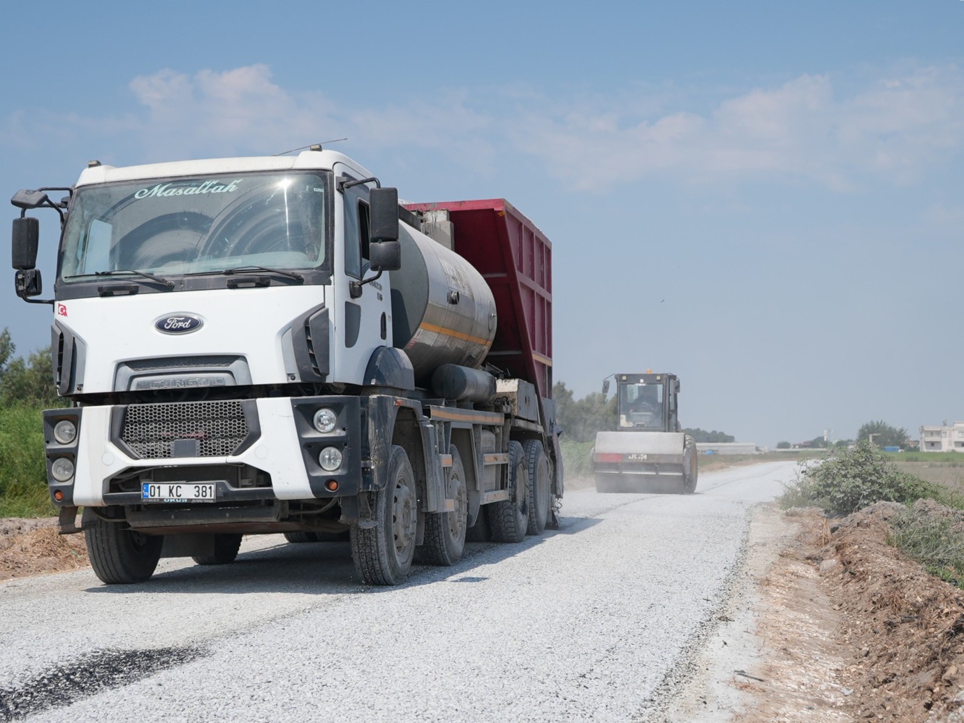 TARSUS BELEDİYESİ, KULAK MAHALLESİ’NDE 40 YILLIK YOL SORUNUNU ÇÖZÜME KAVUŞTURDU