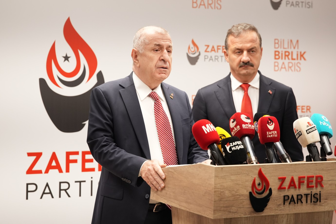 “ACABA BU BİR BASKIN SEÇİMİ GİZLEMEK İÇİN YAPILAN BİR GİRİŞİM Mİ?”