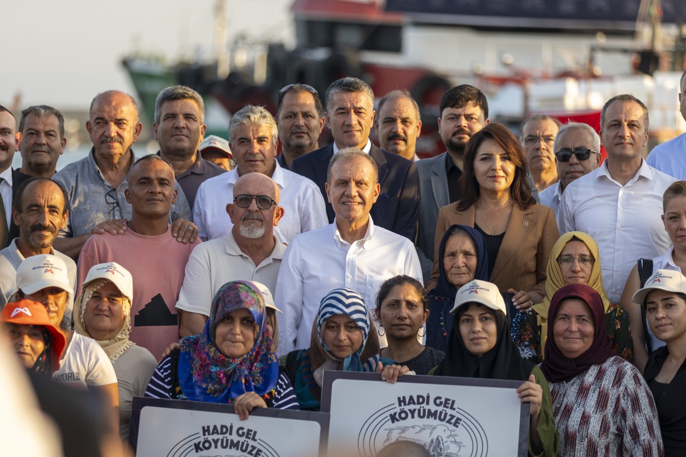 BAŞKAN SEÇER, TARIMSAL DESTEKLER DAĞITIM TÖRENİ’NDE ÜRETİCİLERLE BİR ARAYA GELDİ