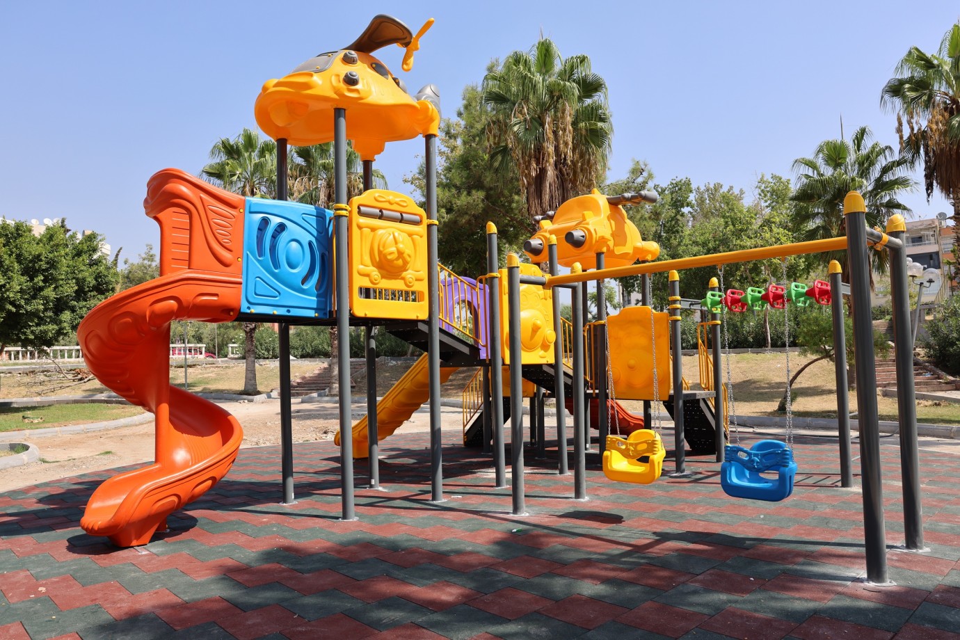 TOROSLAR’DA 5 YENİ PARK HİZMETE SUNULDU, 20 PARK YENİLENDİ
