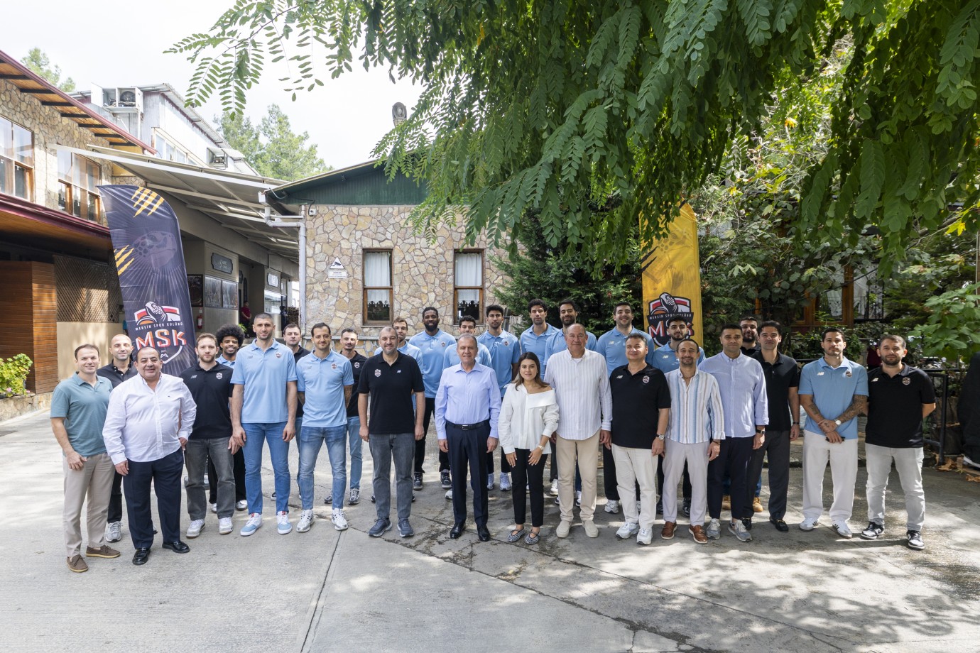 BAŞKAN SEÇER, MSK ERKEK BASKETBOL TAKIMI İLE BİR ARAYA GELDİ