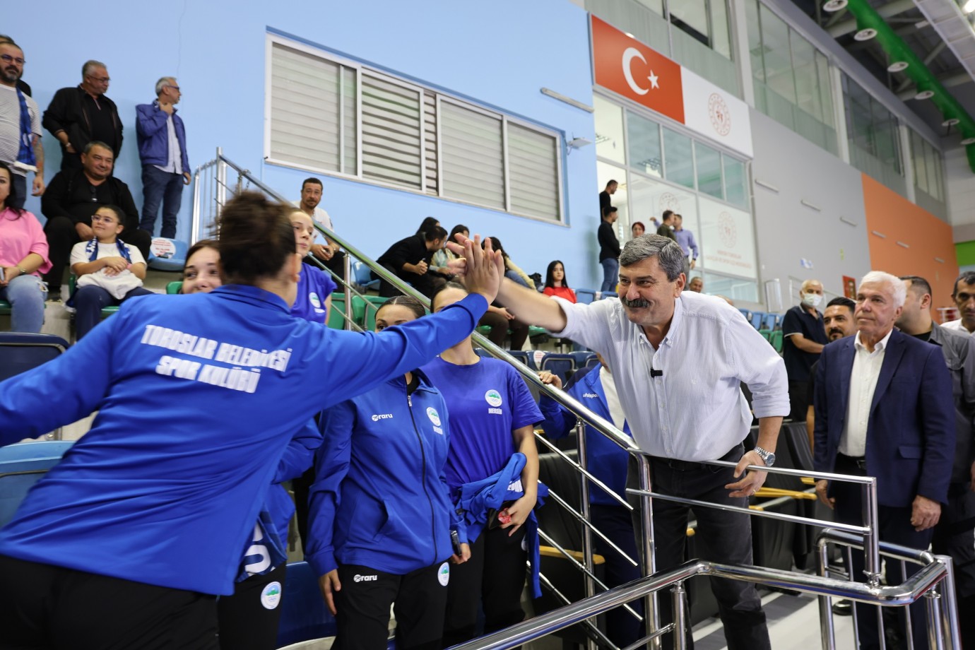 TOROSLAR’IN KADIN VOLEYBOL TAKIMI SEZONA GALİBİYETLE BAŞLADI