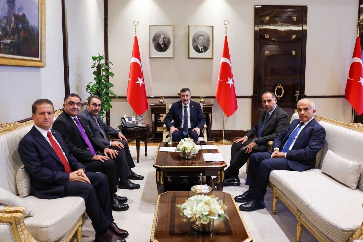 Kıratlı, tarım sektörünün sorunlarını Külliye’ye taşıdı