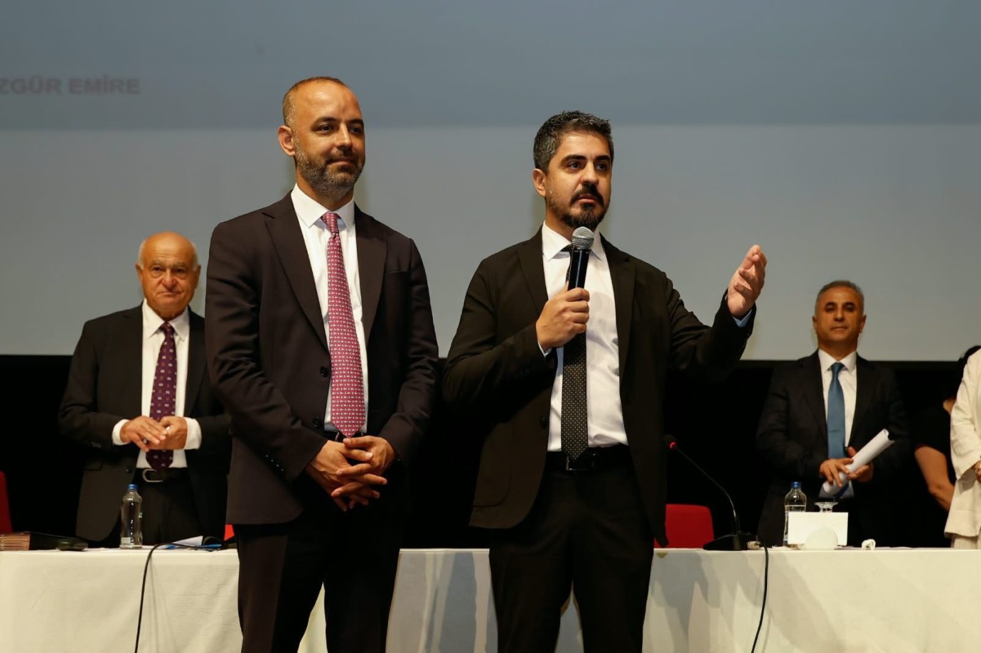 DUTLU: “İRADEMİZİN ARKASINDA BAŞKANIMIZIN YANINDAYIZ”
