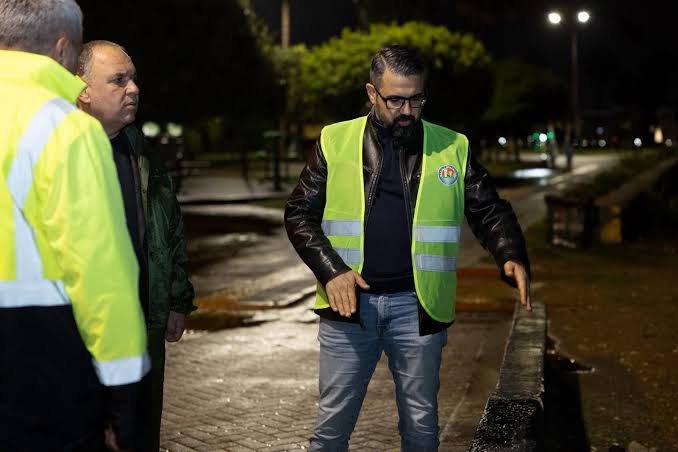 MEZİTLİ BELEDİYESİ EKİPLERİ YOĞUN YAĞIŞA KARŞI SAHADA
