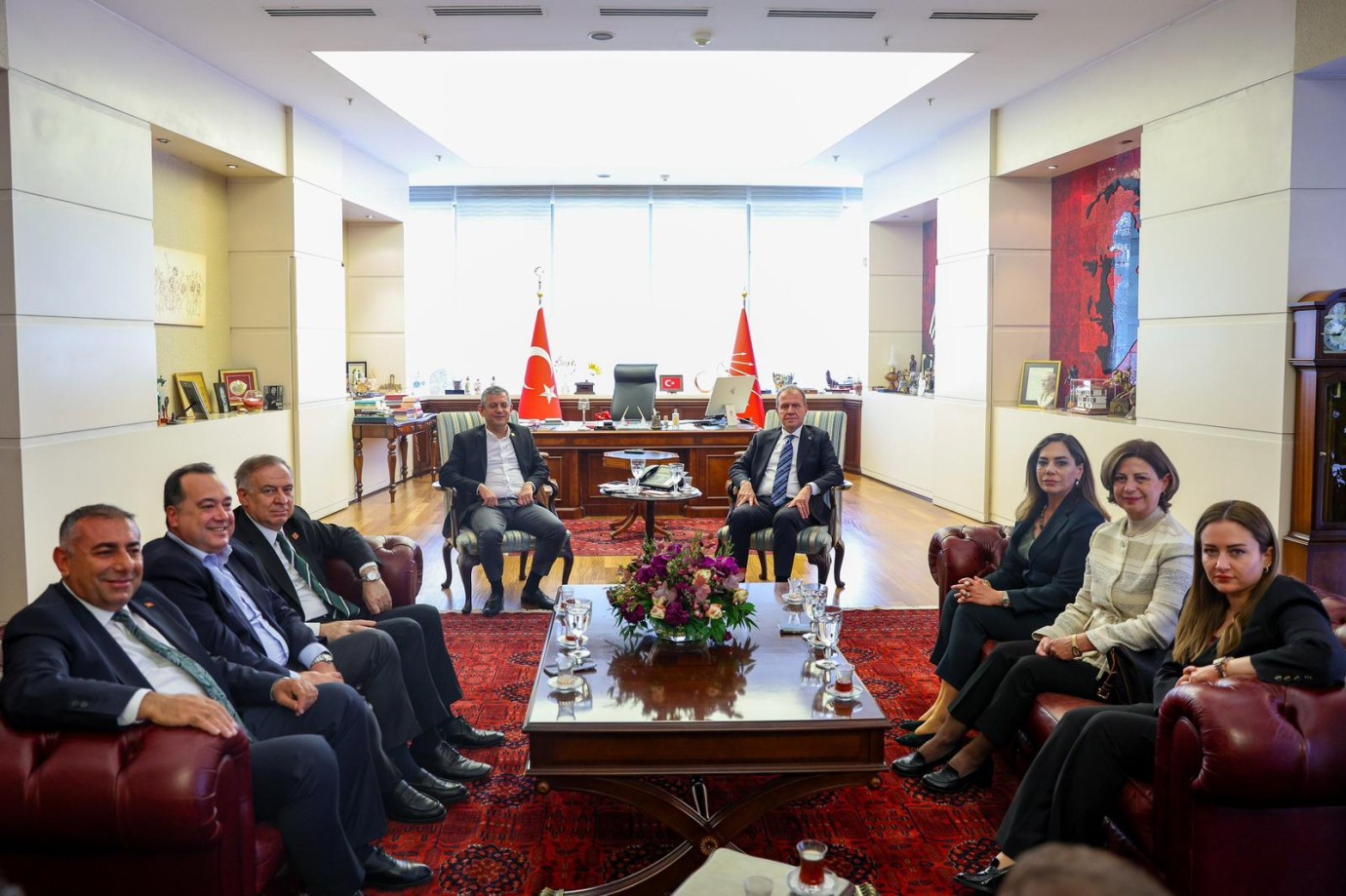 “CHP; İKTİDARA YÜRÜYEN, HALKIN UMUDU OLMUŞ BİR PARTİDİR”